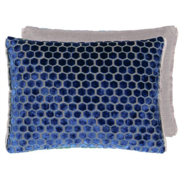 Jabot Velvet Cushion